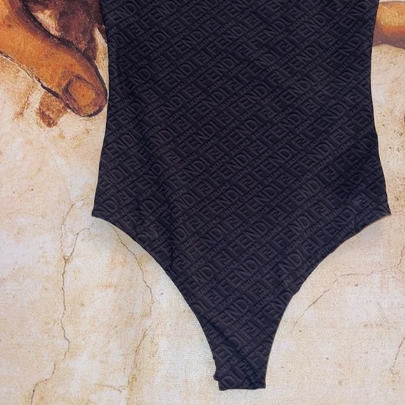 FENDI X SKIMS - Picture 4 of 5